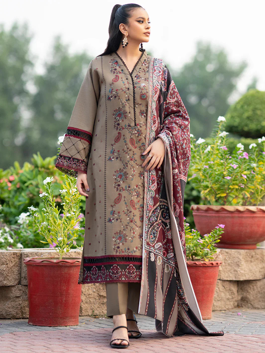 Lawn 3PC Embroidered With Digital Printed Jauqard Dupatta- 5238