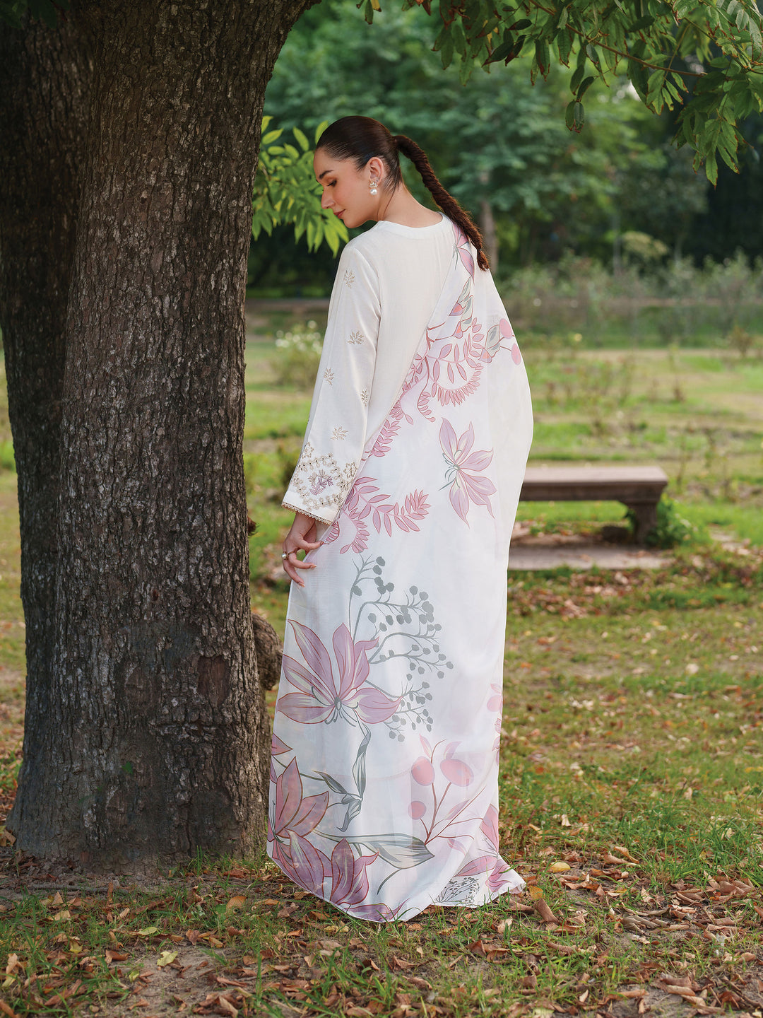 Lawn-3PC Embroidered With Digital Printed Jacquard Dupatta-5158