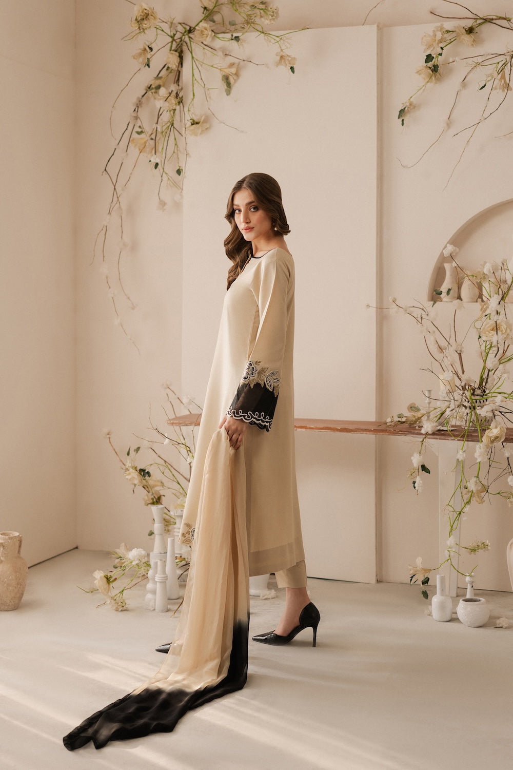 Lawn-3PC Embroidered Shirt with Chiffon Tie and Dye Dupatta- 5095